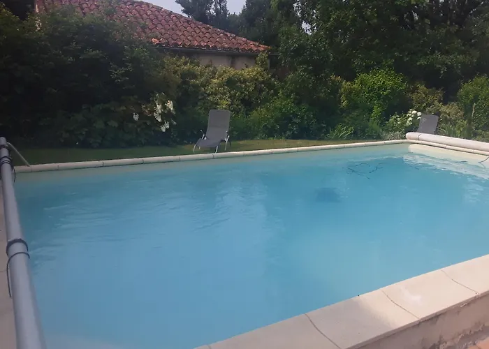 Holiday home De Charme Piscine Saint-Daunes